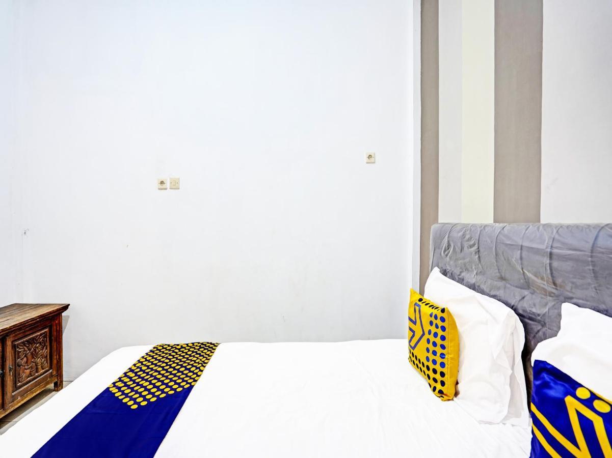 Oyo 90943 Mochi 88 Homestay Проболинго Экстерьер фото